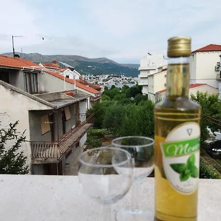 Triva 1 * Split